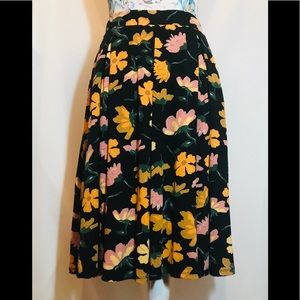 NWOT Lularoe Black Flowered Monroe Skirt Pockets